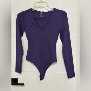 ✨NWT✨Second Skin: Women’s V-neck Bodysuit- Size XS